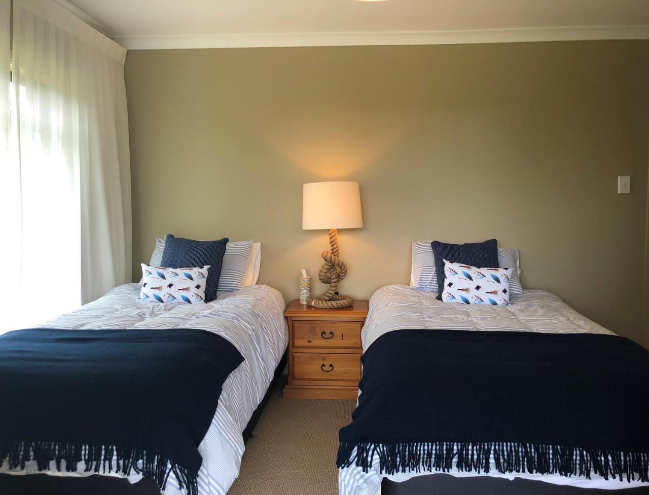 Kinloch Lakeview Lodge - Taupo Buitenkant foto