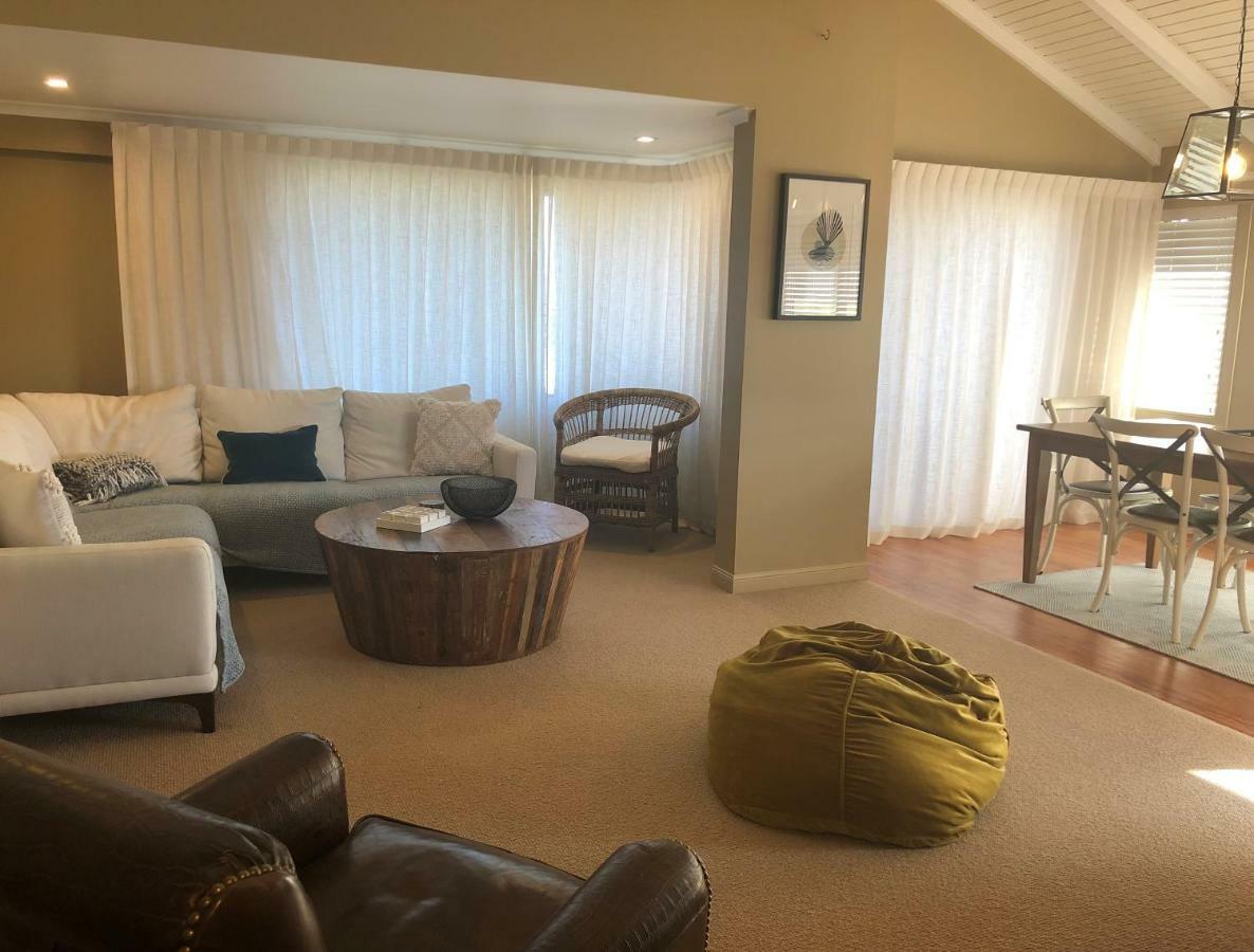 Kinloch Lakeview Lodge - Taupo Buitenkant foto