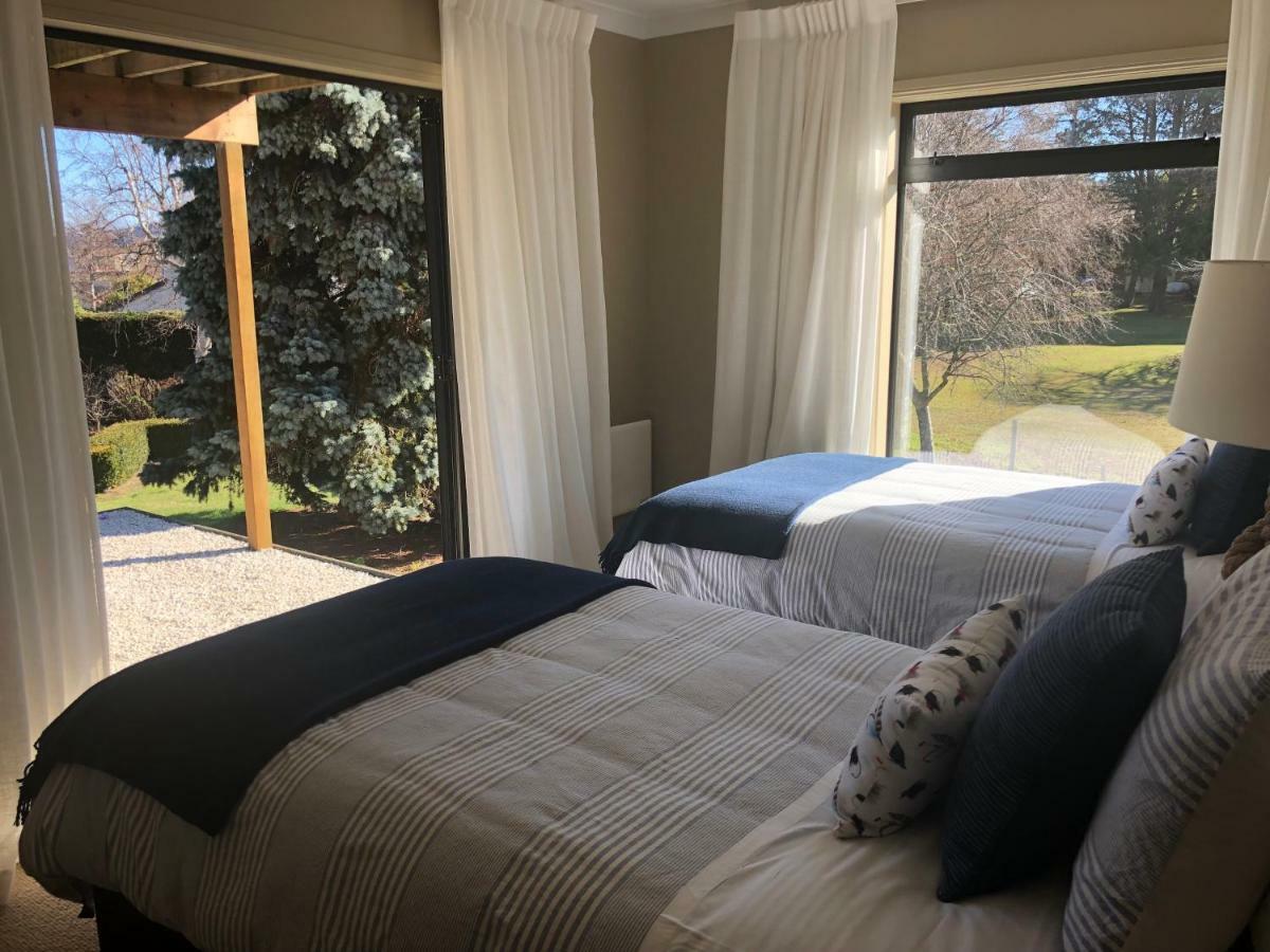 Kinloch Lakeview Lodge - Taupo Buitenkant foto